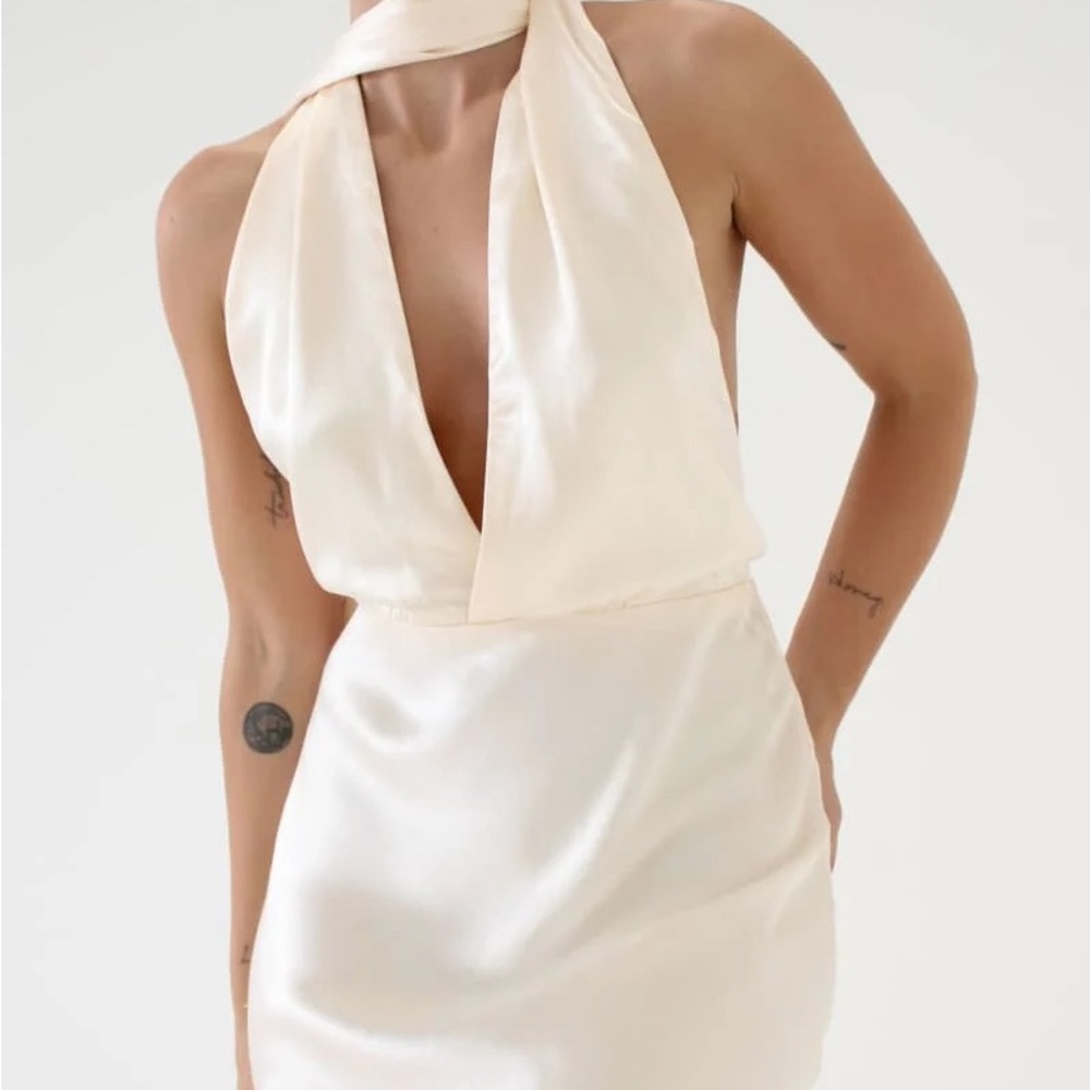 White Plunging V-Neck Backless Gown